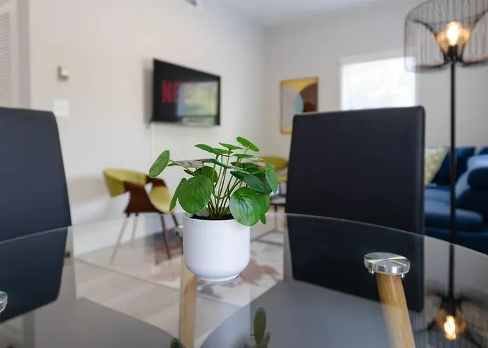 Comfy Nashville 1Br With King Bed And Optional Parking Near Gulch & Midtown Walk To The Parthenon