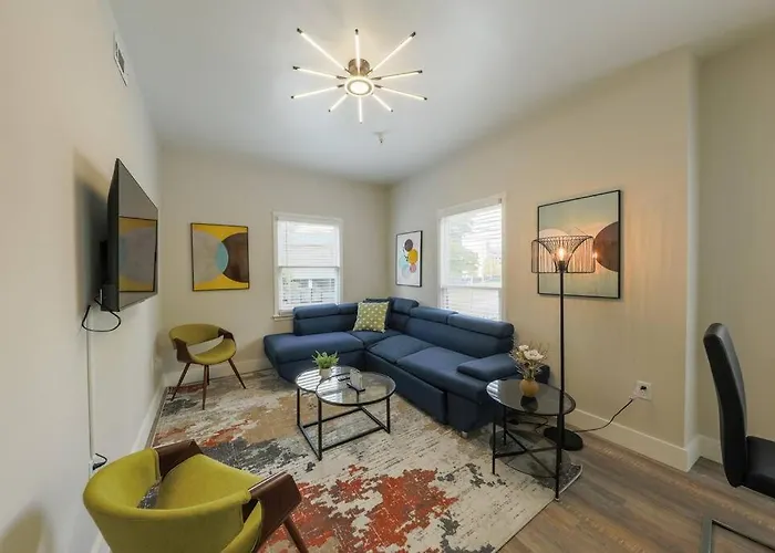 Comfy Nashville 1Br With King Bed And Optional Parking Near Gulch & Midtown Walk To The Parthenon